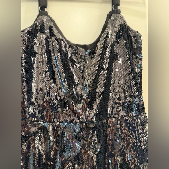 SOLD - Dress the Population Black Sheath Cocktail Dress - Picture 4 of 5